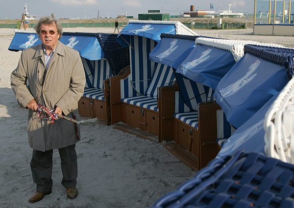 Der Autor und Literaturkritiker Hellmuth Karasek nimmt am Mittwoch (17.09...