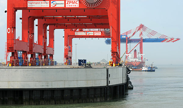 Containerbrücken jetzt eingetroffen