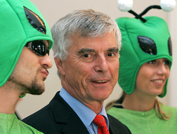 Der deutsche Astronaut der ehemaligen MIR- und Skylab-Missionen, Ulf Merbold...