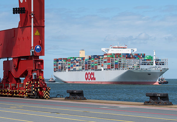 Containerschiff OOCL Hong Kong