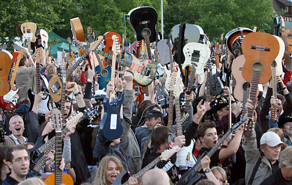 Gitarren-Weltrekord aufgestellt