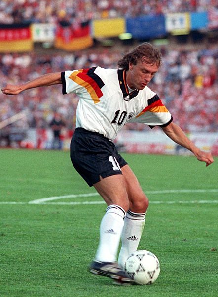 Fußball-EM '92: Finale: Thomas Doll flankt