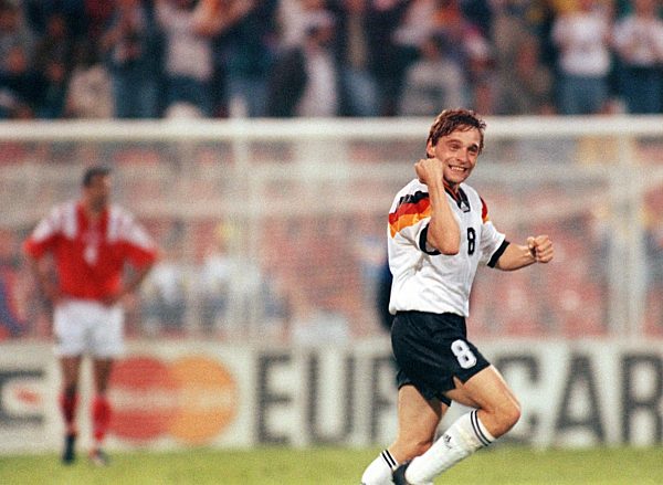 Fußball-EM '92: Thomas Häßler bejubelt sein Tor
