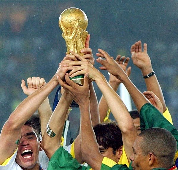 Fußball-WM 2002: WM-Pokal in brasilianischen Händen