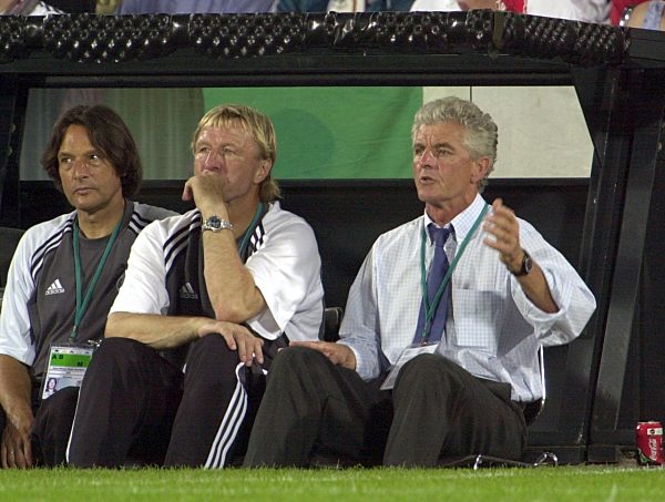 Fußball-EM 2000: Ratlosigkeit auf der Teambank