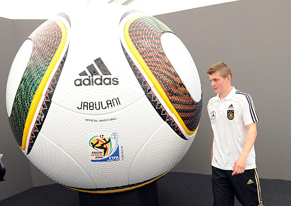 Joachim Löw bei Pressekonferenz in Südtirol