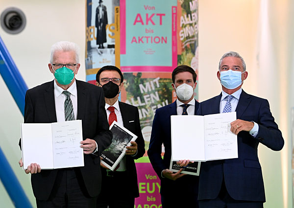 Unterzeichnung Koalitionsvertrag von Grünen und CDU