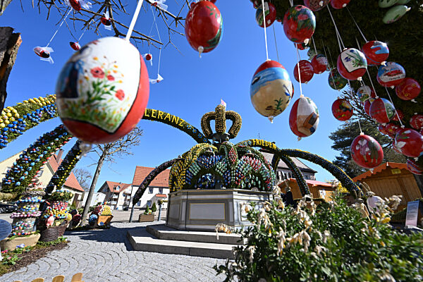 Osterbrunnen in Schechingen