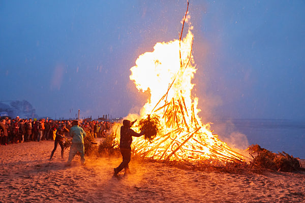 Osterfeuer in Hamburg-Blankenese