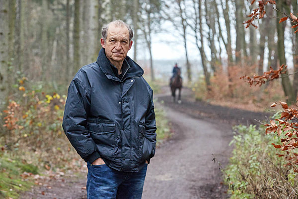 EXCLUSIVE - Ein Spaziergang mit Peter Heinrich Brix