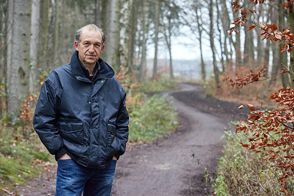 EXCLUSIVE - Ein Spaziergang mit Peter Heinrich Brix