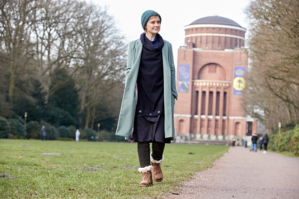 EXCLUSIVE - Ein Spaziergang mit Schauspielerin Bobyleva