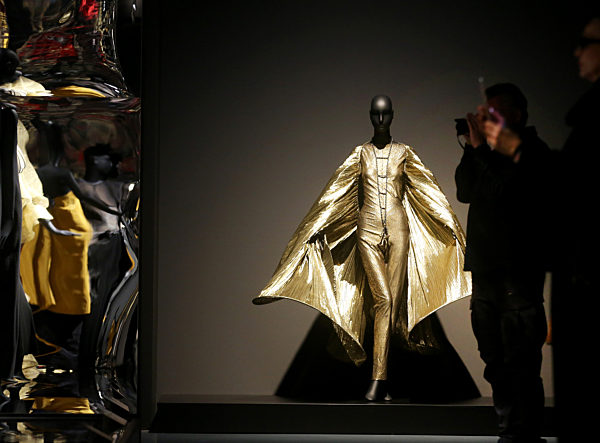 Ausstellung "Pierre Cardin. Fashion Futurist"