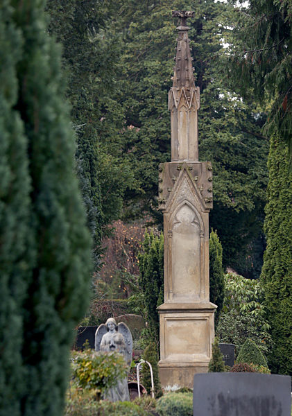 Neuer Glanz für Engels Familiengrab