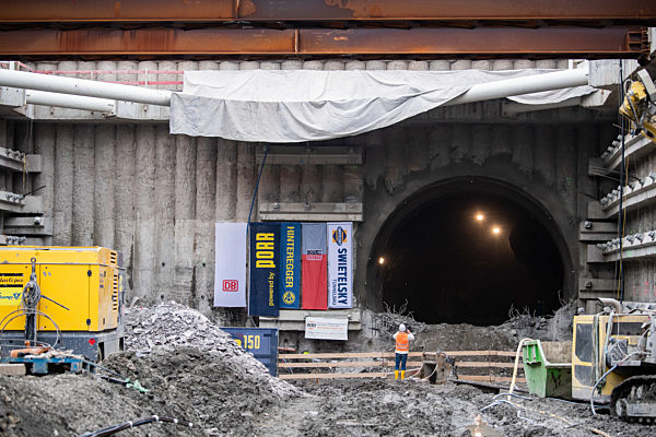 Tunneldurchschlag in Untertürkheim