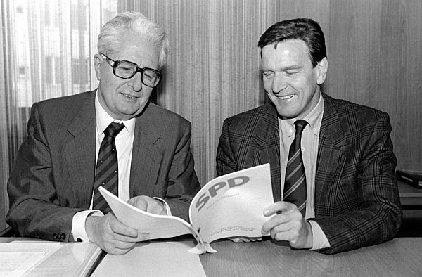 Gerhard Schröder und Hans-Jochen Vogel