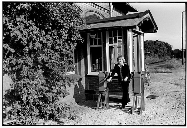 DDR -  Bahnwärterin