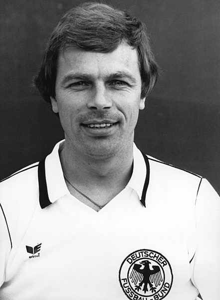 Fußball: Bernard Dietz (MSV Duisburg)