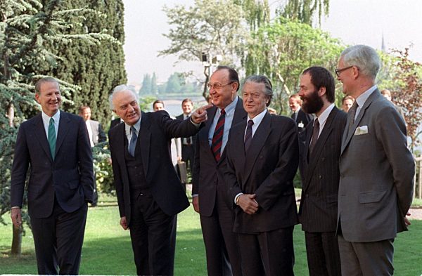 "Zwei-plus-Vier"- Konferenz in Bonn