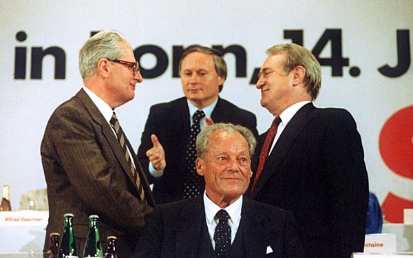 SPD-Sonderparteitag in Bonn - Wechsel im Parteivorsitz