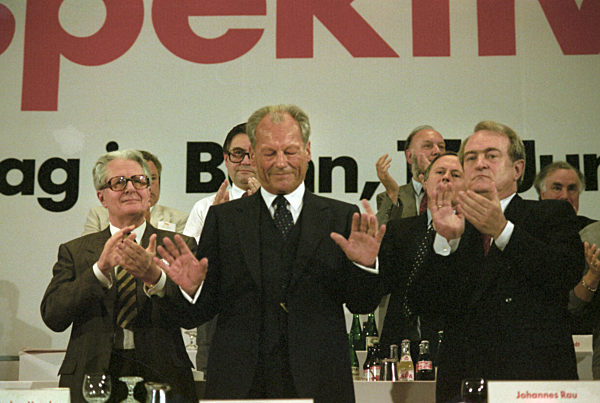 Special party congress of SPD in June 1987 in Bonn