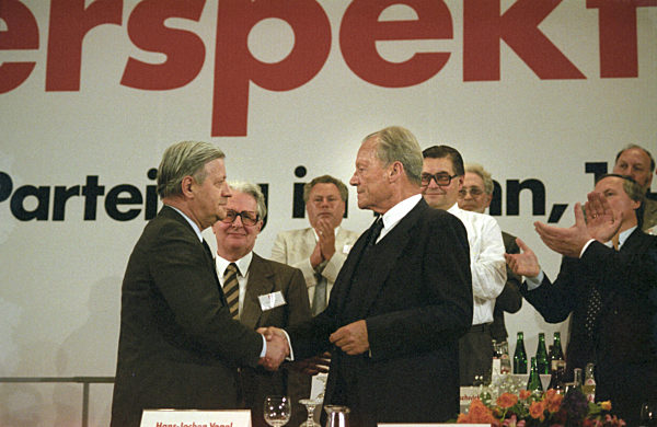Special party congress of SPD in June 1987 in Bonn