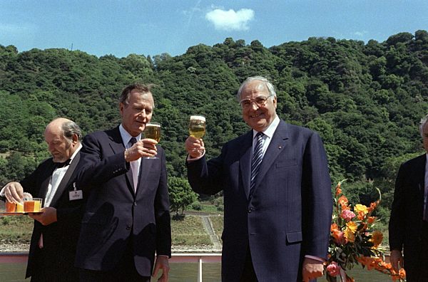 US-Präsident Bush in Deutschland 1989 - Rheintour