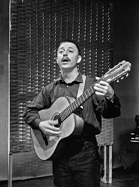 DDR - Liedermacher Biermann bei Fernsehauftritt