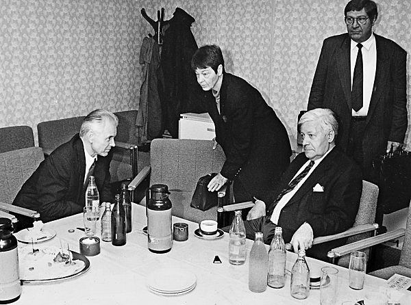 DDR - Fernseh-Treffen Modrow-Schmidt