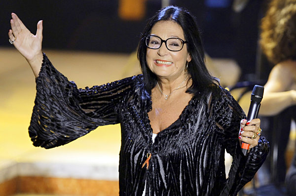 Die Sängerin Nana Mouskouri, die den Platinum Lifetime Award bekam...