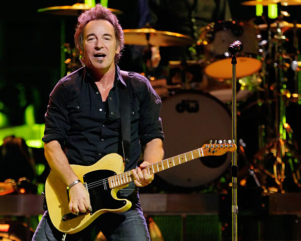 Der US-Rocksänger Bruce Springsteen bei seinem Auftritt am Sonntag (02.12...