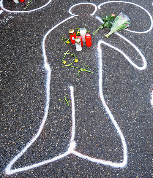 Kreidespuren zeigen den Umriss des Amokläufers Tim K...