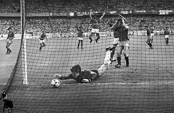 Luis Arconda beim Finale der Fussball EM 1984