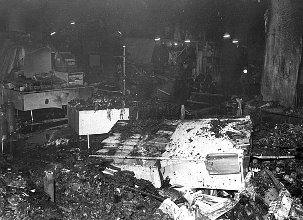 Brände in zwei Frankfurter Kaufhäusern