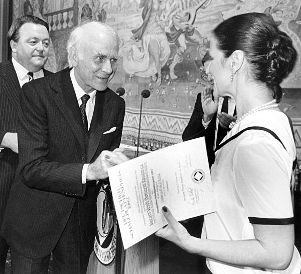 Loriot erhält Deutschen Schallplattenpreis