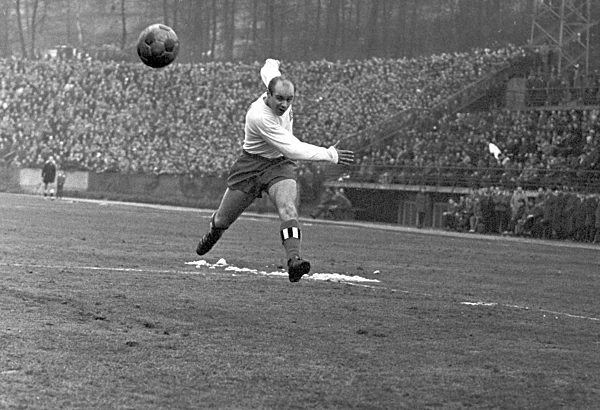 German Soccer Bundesliga 1963/64 - 1. FC Saarbruecken - SV Hamburg 1:1