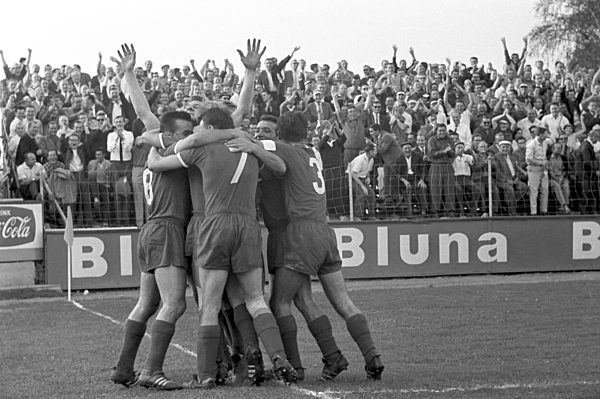 German Soccer Bundesliga 1963/64 - 1. FC Kaiserslautern - Werder Bremen 3:0