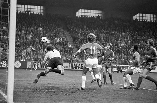 1. Fußball Bundesliga 1973 - Kickers Offenbach - FC Bayern München 2:2