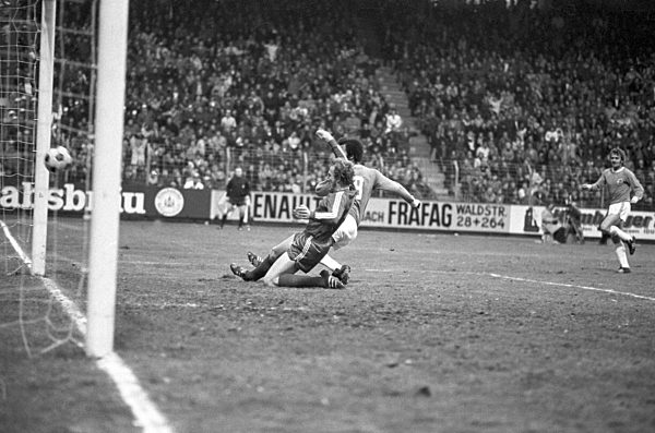 1. Fußball Bundesliga 1973 - Kickers Offenbach - FC Bayern München 2:2