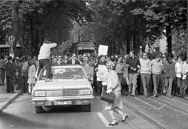 SDS conference 1967 ended with demonstration