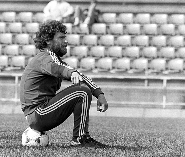 Fußball: Paul Breitner in Oslo im Training