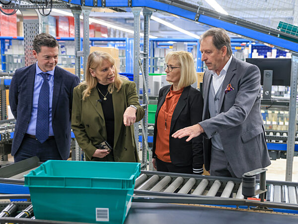 Sachsens Gesundheitsministerin besucht Pharma-Großhandel