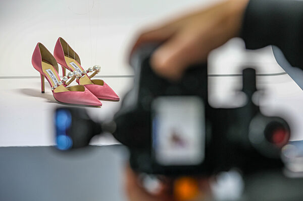 Mytheresa eröffnet Logistikzentrum in Schkeuditz