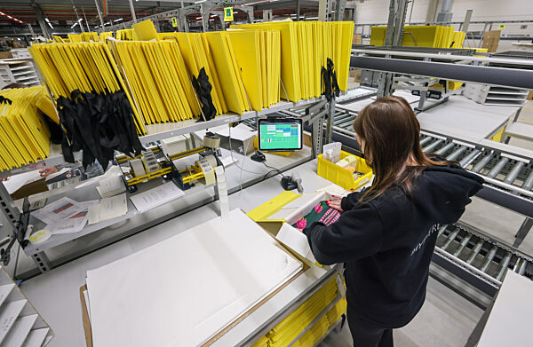 Mytheresa eröffnet Logistikzentrum in Schkeuditz