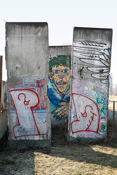 Ausgebaute Mauerstücke, Gedenkstätte Berliner Mauer, Berlin, Deutschland, Europa