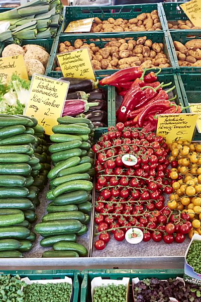 Regionales Bio-Gemüse zum Verkauf, Deutschland, Europa
