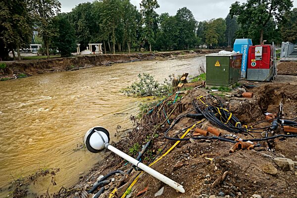 Flutkatastrophe 2021, zerstörte Infrasruktur an dem Fluss Ahr, Bad Neuenahr-Ahrweiler, Ahrtal, Eifel, Rheinland-Pfalz, Deutschland, Europa