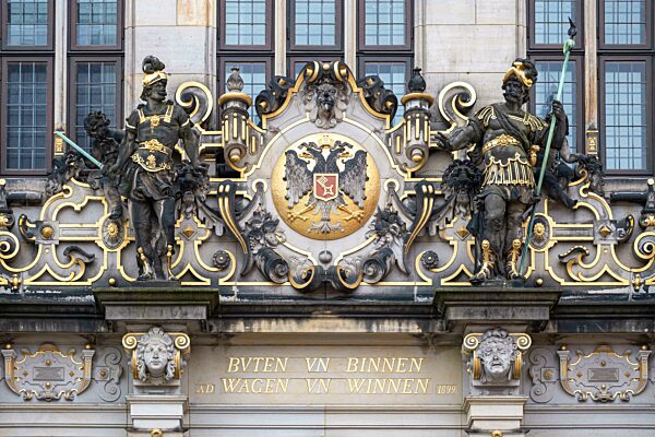 Giebel vom Schütting am Marktplatz Bremen, ehemals Gildehaus und Kosthaus der Kaufleute, seit 1849 Sitz der Handelskammer Bremen, Deutschland, Europa