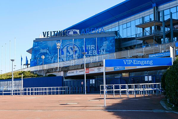 VIP-Eingang zur Veltins Arena, Fußballstadion von Schalke 04 und Multifunktionsareana, Gelsenkirchen, Ruhrgebiet, Nordrhein-Westfalen, Deutschland, Europa