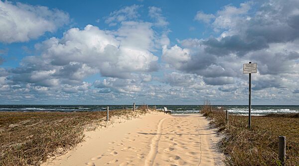 Strand und Ostsee bei Baabe, Ostseeinsel Rügen, Mecklenburg-Vorpommern, Deutschland, Europa